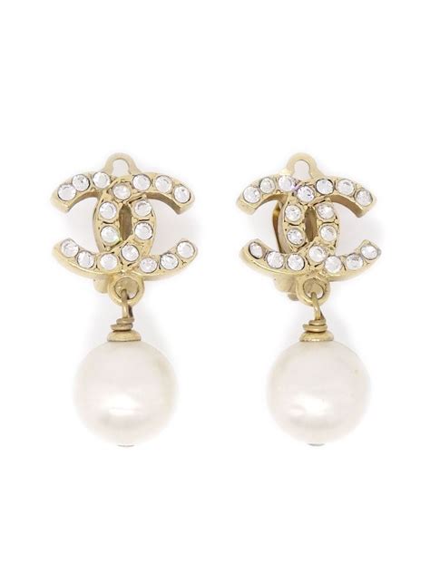 pendientes logo chanel|chanel fashion.